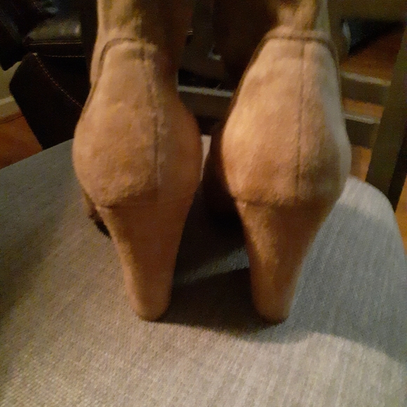 Knee high boots - Picture 4 of 4